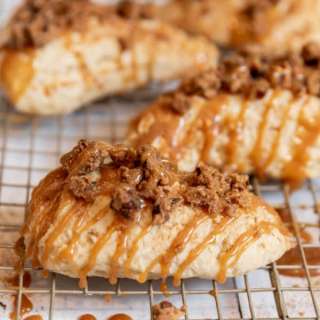 Apple Scones with Crumb Topping