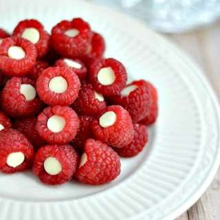 Raspberries with White Chocolate Chips