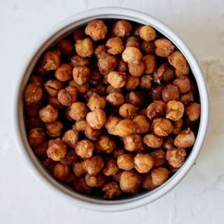 Pumpkin Spice Roasted Chickpeas