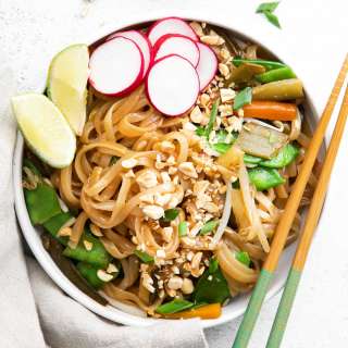Instant Pot Vegetable Pad Thai