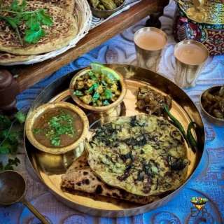 Bathua Paratha (Bathua Aloo Paratha)