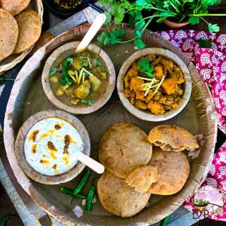 Khasta Bedai: Urad Dal Stuffed Crispy Kachori