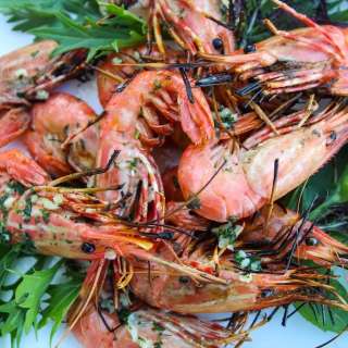 Easy Grilled Prawns With Garlic And Parsley Butter