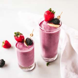 Easy Strawberry, Blackberry, Banana Smoothie