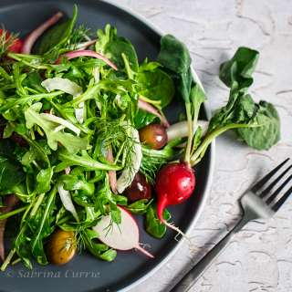 Easy Arugula Spinach Salad With Quick Pickled Onions