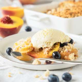 Quick And Easy Gluten Free Peach Blueberry Crisp