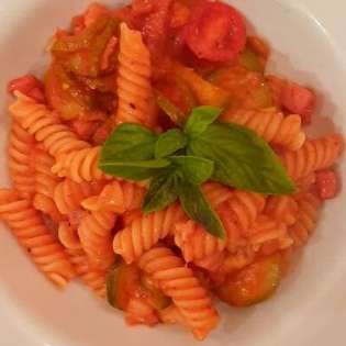 Italian Pasta With Zucchini, Bacon & Tomato