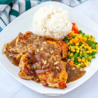 Chicken chop with black pepper sauce