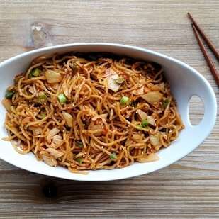 Spicy Kimchi Garlic Noodles