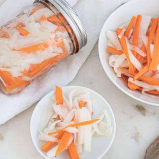 Pickled Carrots & Daikon Radish (Do Chua)