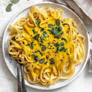 Creamy Pumpkin Pasta (Vegan)