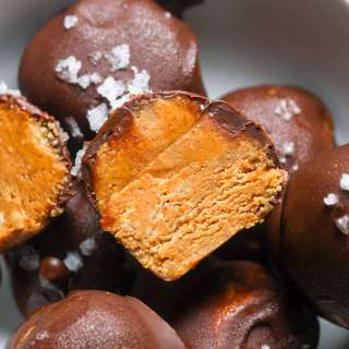 
Healthy Peanut Butter Balls