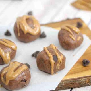 Chocolate Protein Balls (No Peanut Butter!)