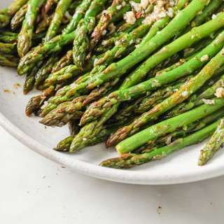Simple Spicy Asparagus in a Pan