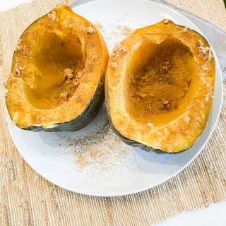 How to Cook Acorn Squash in the Microwave