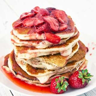 Easy Strawberry Pancakes