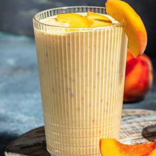 Creamy Peach Smoothie with Greek Yogurt