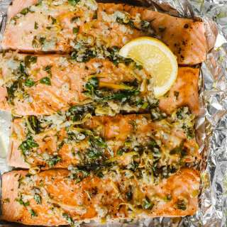 Garlic-Herb Baked Salmon in Foil