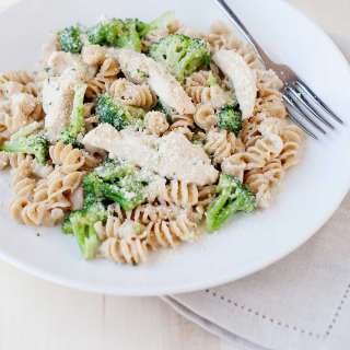 Quick Chicken and Broccoli Alfredo