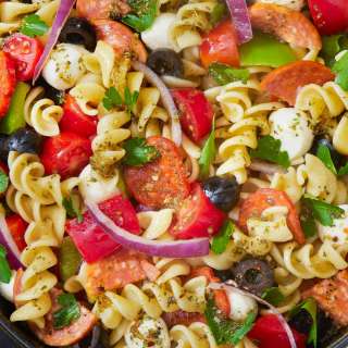 Pizza Pasta Salad (with the BEST dressing)