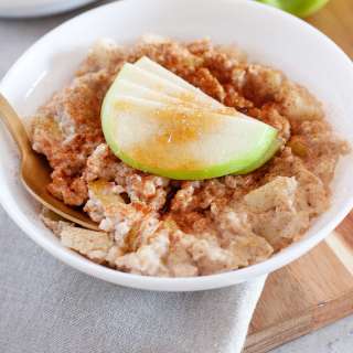 Stovetop Cinnamon Apple Oatmeal