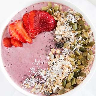 Healthy Strawberry Smoothie Bowl