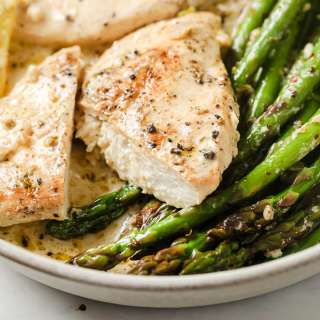 Pan-Seared Lemon Garlic Chicken & Asparagus