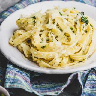 Fettuccine Alfredo Sauce with Cream