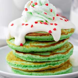 Green Grinch Pancakes (So Fluffy!)