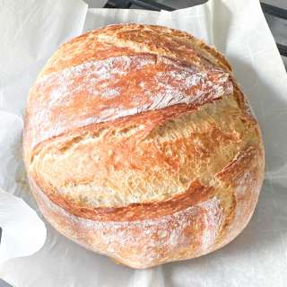 No Knead Dutch Oven Bread (For Beginners)