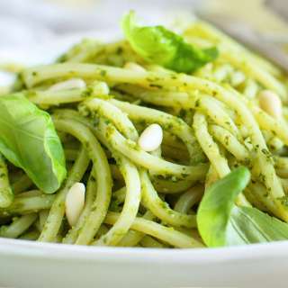 Pesto Spaghetti Pasta (Quick & Easy)