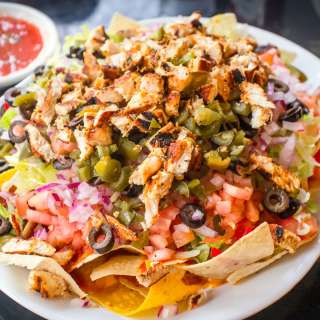 Easy Chicken Fajita Nachos