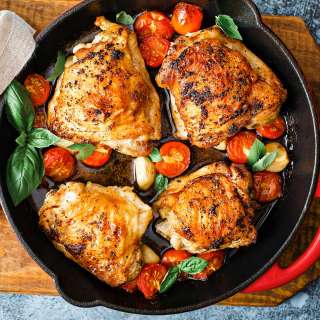 Juicy Pan-Seared Chicken Thighs