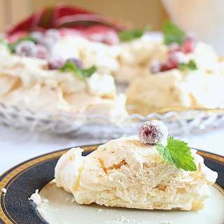 Pavlova Wreath