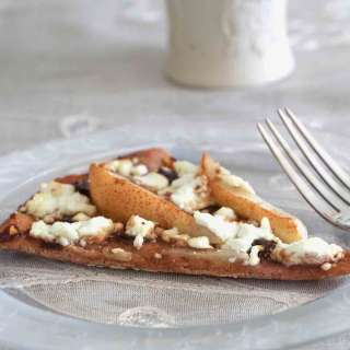 Caramelized Onion and Goat Cheese Pizza