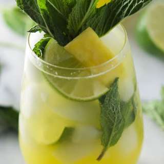 Skinny Sparkling Mint Pineapple Lemonade