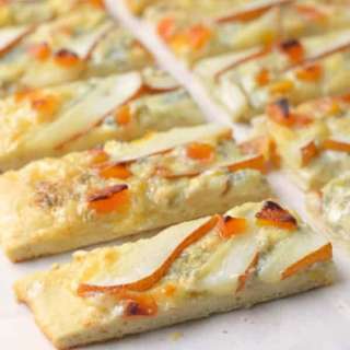 Pear Apricot & Gorgonzola Pizza