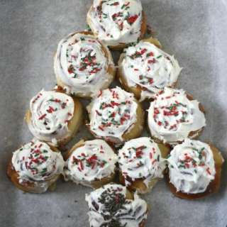 Cinnamon Roll Christmas Tree
