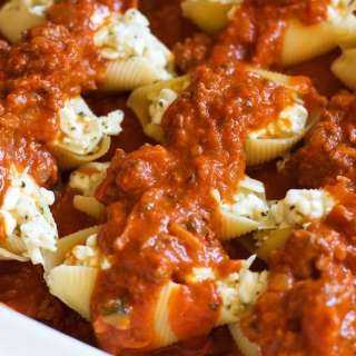 Crockpot Pesto Stuffed Shells