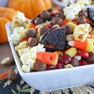 Monster Munch {Halloween Snack Mix}