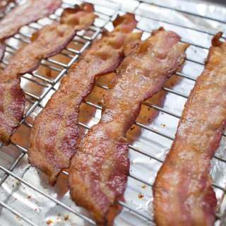 How to Cook Bacon in the Oven (425°)