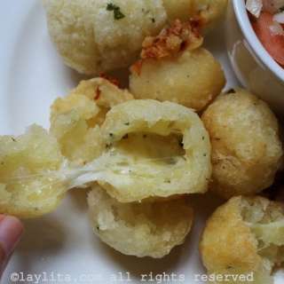 Brazilian manioc or cassava balls stuffed with cheese {Bolinho de Macaxeira}