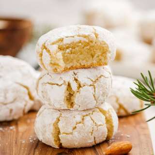 Amaretti Cookies