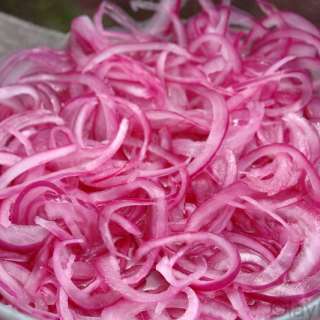 Lime pickled onions - Cebollas encurtidas