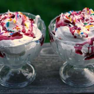 Espumillas or guava meringue cream