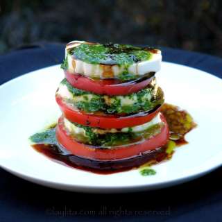 Tomato mozzarella caprese salad
