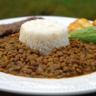 Ecuadorian lentil stew {Menestra de lentejas}