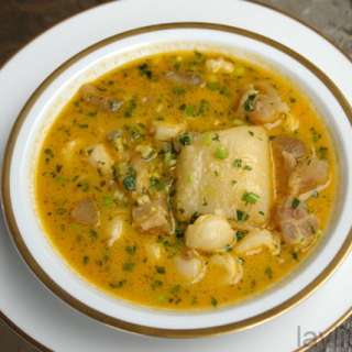 {Caldo de pata} Ecuadorian cow feet soup