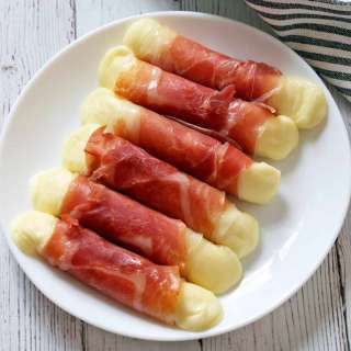 Prosciutto Wrapped Mozzarella