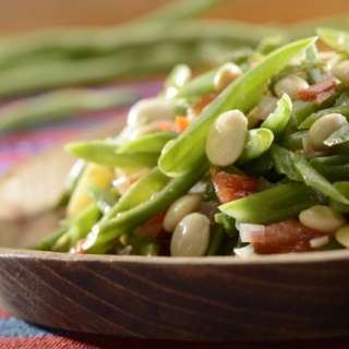 Chochos (lupini beans) and green bean salad